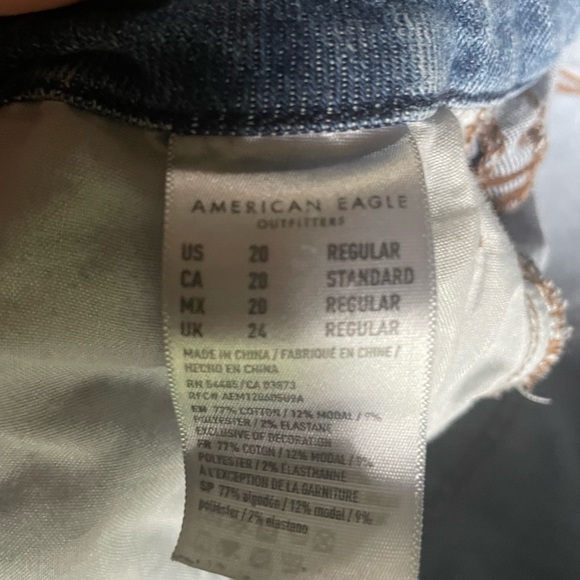 AE CURVY MOM JEAN - Picture 2 of 2